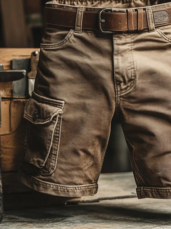 Short cargo à multiples poches