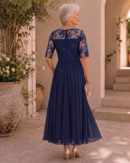Carmen | Robe élégante en dentelle