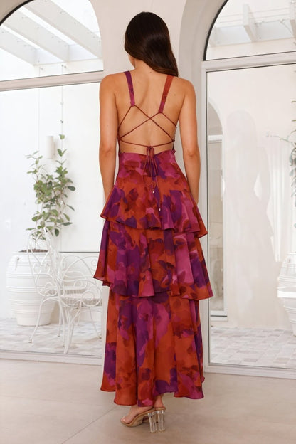 Robe imprimée à fleurs et décolleté profond