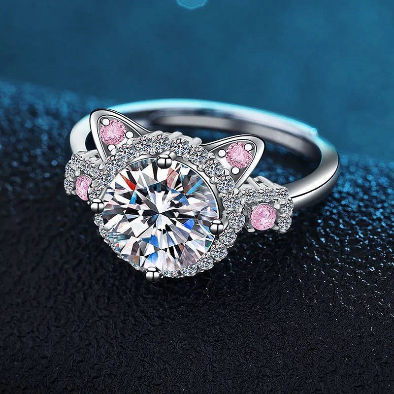 Boucles d'oreilles ajustables avec oreilles de chat et zirconium.
