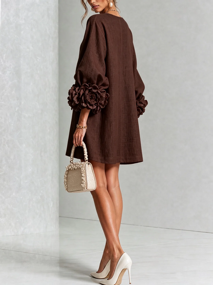 Bruna | Mini-Robe en Mélange de Lin avec Poignets Roses, Marron Chocolat